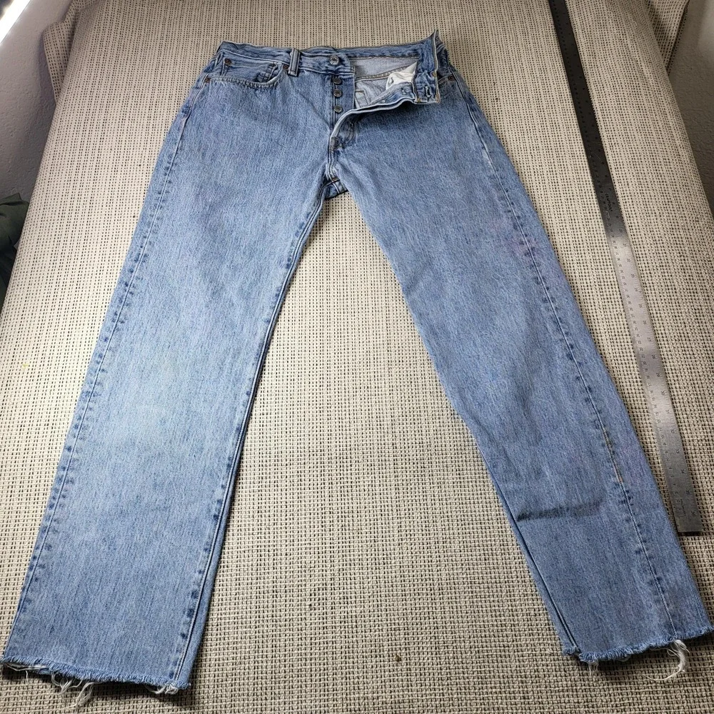 Levis 501 Jeans Mens 31x29 Light Wash Blue Button Fly Straight Leg Denim Pants